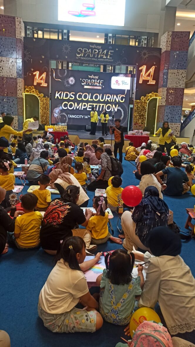
RATUSAN SISWA PAUD SMARTKIDZ ANTUSIAS IKUTI LOMBA MEWARNAI