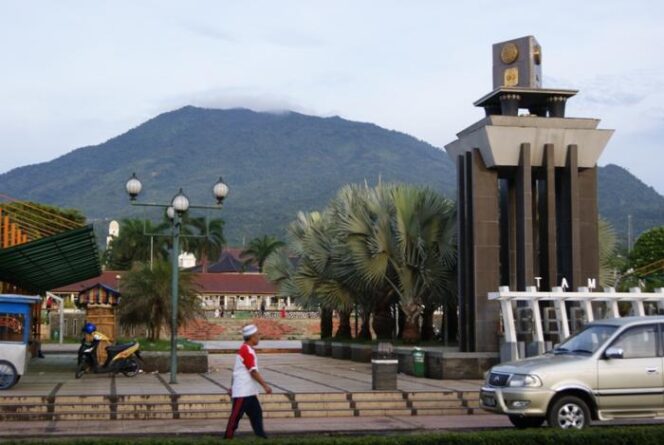 
Dari 1.44 Juta Jiwa, Hanya 3.21 Persen Penduduk Pandeglang Tamat Perguruan Tinggi