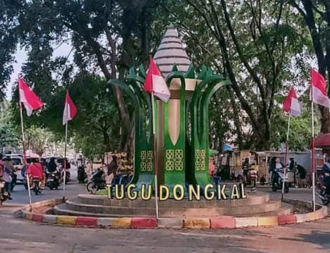 
					Tugu Kue Dongkal, Ikon Baru Kampung Betawi di Cipondoh
