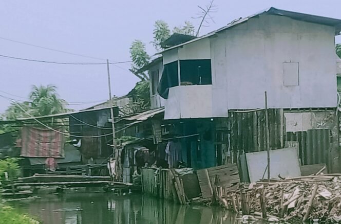 
					Potret Kehidupan Di Bantaran Kali Rawa Bamban 