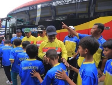 Walikota Tangerang, Sachrudin, melepas anak anak Forsskot KU-8 & 10 