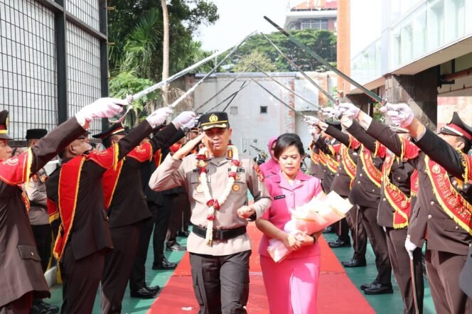 
					Tongkat Komando Polresta Bandara Soetta Berpindah ke Wisnu Wardana