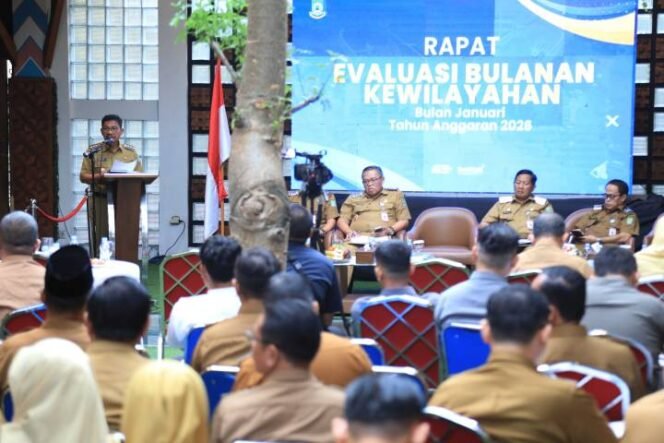 
					Hujan Masih Tinggi, Wali Kota Tangerang Minta Jajaran Siaga