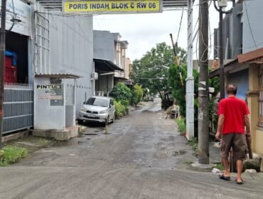Lingkungan RW 06 Cipondoh Indah yang dulu kerap menjadi langganan banjir saat hujan mendera, kini terlihat sedikit ada perubahan (Air bisa surut seketika)