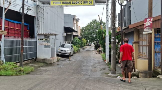 Lingkungan RW 06 Cipondoh Indah yang dulu kerap menjadi langganan banjir saat hujan mendera, kini terlihat sedikit ada perubahan (Air bisa surut seketika)