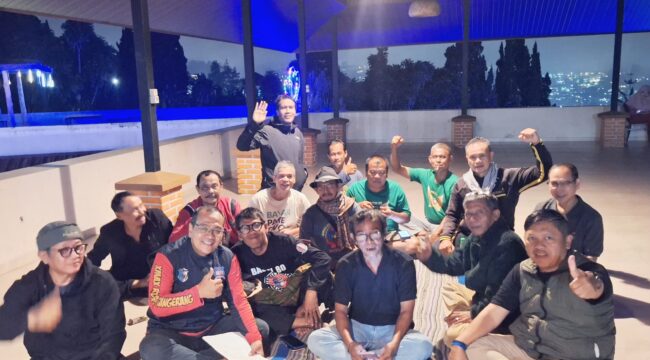 Para Alumnus 1992 STM 80 Kota Tangerang yang tergabung dalam Basis PAUD80