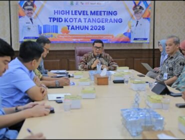 Wakil Walikota Tangerang, Maryono, Saat memimpin High Level Meeting TPID, Di Gedung Pusat Pemerintahan Kota Tangerang, Banten 