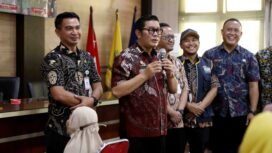 Wakil Walikota Tangerang, Maryono meninjau langsung penyaluran Bantuan Sosial Uang (BSU) di Kecamatan Pinang dan Cipondoh