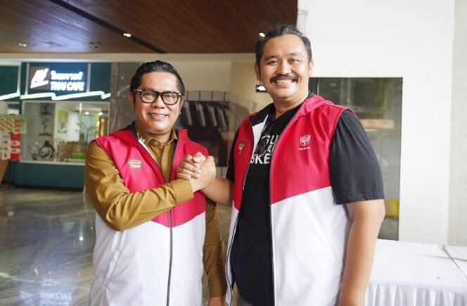 
					Ketua PERBASI Kota Tangerang, Periode 2026 - 2030, Andri S. Permana (Kanan)