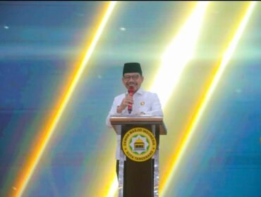 Walikota Tangerang, H. Sachrudin saat menghadiri Silaturahmi Akbar Dewan Kemakmuran Masjid (DKM) Plus Pelantikan Ketua Dewan Masjid Indonesia (DMI) Kota Tangerang, Banten 