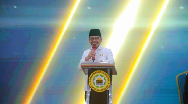 Walikota Tangerang, H. Sachrudin saat menghadiri Silaturahmi Akbar Dewan Kemakmuran Masjid (DKM) Plus Pelantikan Ketua Dewan Masjid Indonesia (DMI) Kota Tangerang, Banten 
