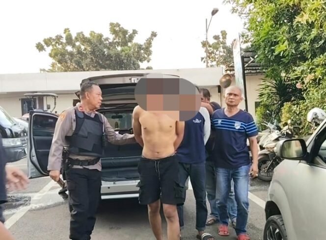 
					Cuma Karena Tatapan, Geng Motor Bacok Dua Remaja di Tangerang